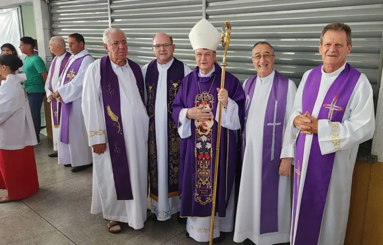 Dom Protógenes celebra 25 Años de Episcopado Dom Protógenes celebra 25 Años de Episcopado